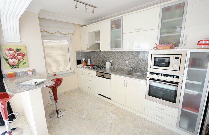 Alanya, Mahmutlar'da Denize Sıfır Satılık Daire 13