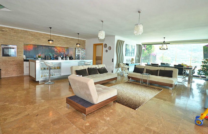 منزل الانيا مع اطلالة مفتوحة على البحر مع أثاث 10