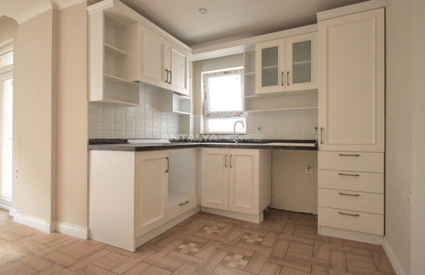 Hasan Bey Apartmanı 13