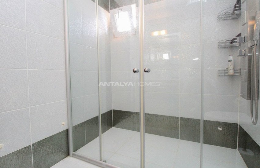 Lara'da Lüks Site Özelliklerine Sahip Satılık Daire 30