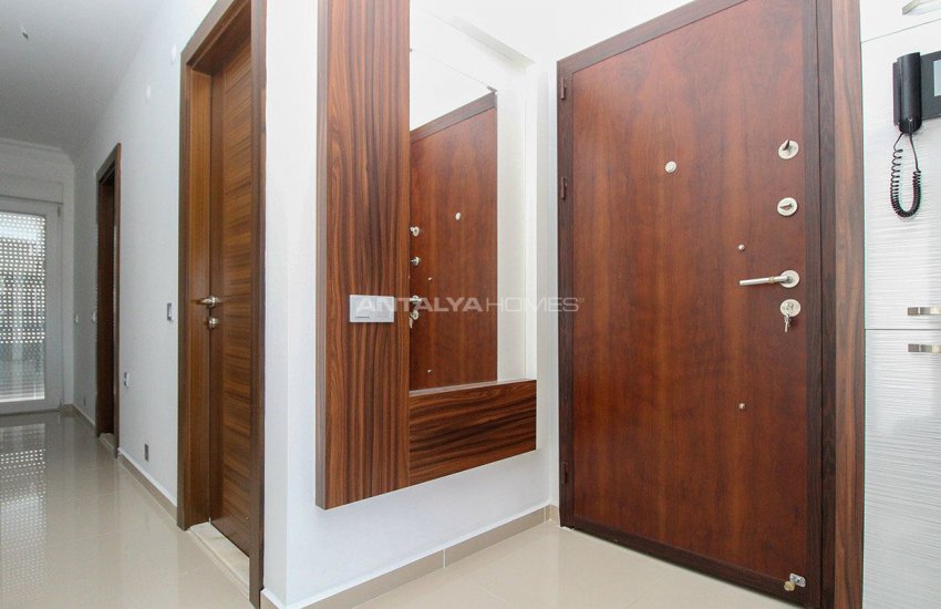 Lara'da Lüks Site Özelliklerine Sahip Satılık Daire 18