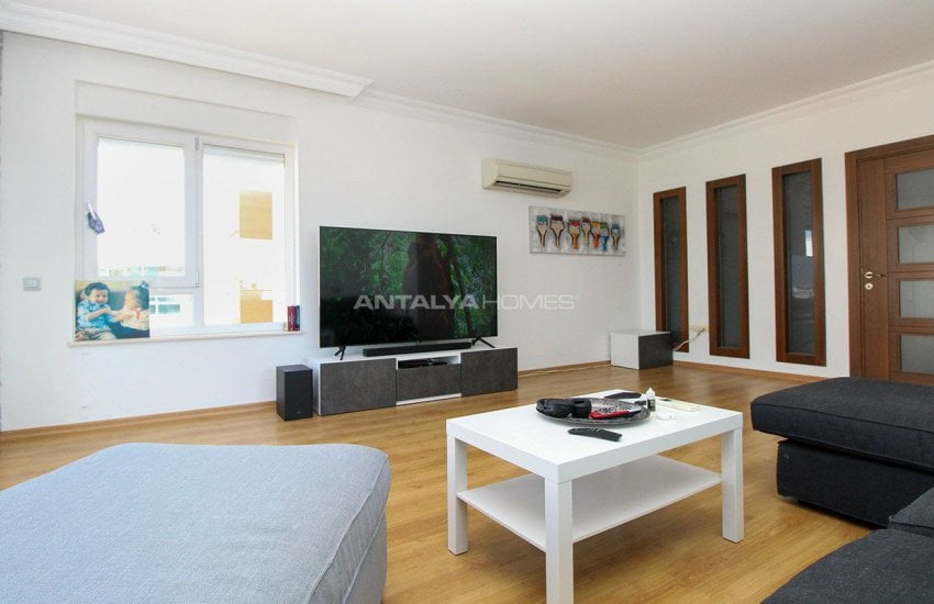 Lara'da Lüks Site Özelliklerine Sahip Satılık Daire 21