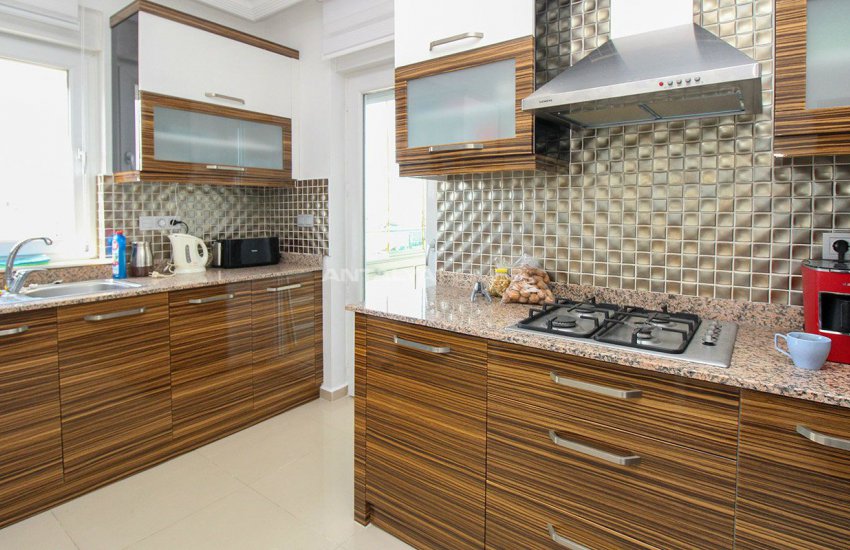 Lara'da Lüks Site Özelliklerine Sahip Satılık Daire 23