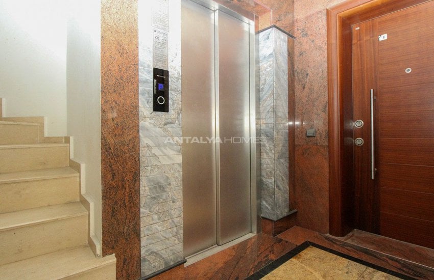 Lara'da Lüks Site Özelliklerine Sahip Satılık Daire 16