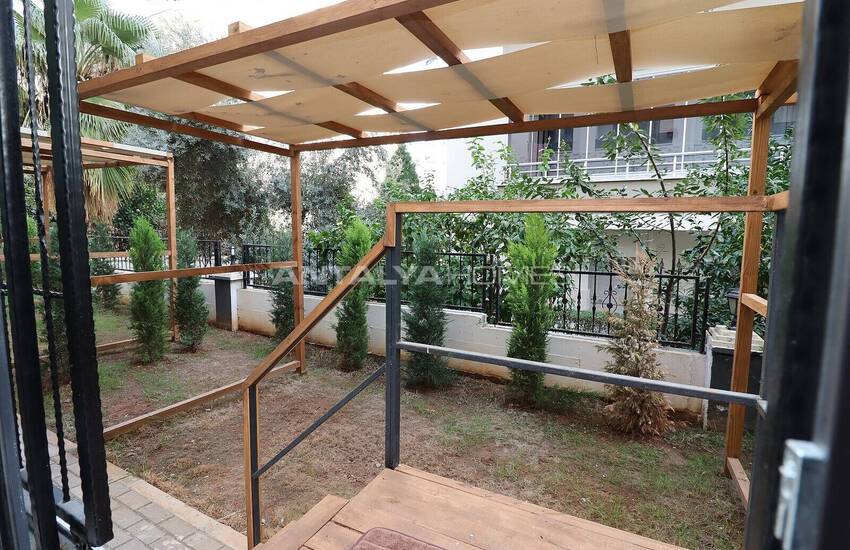 Flat with Private Garden Usage in Mersin Yenisehir 18
