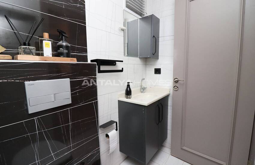 Flat with Private Garden Usage in Mersin Yenisehir 17