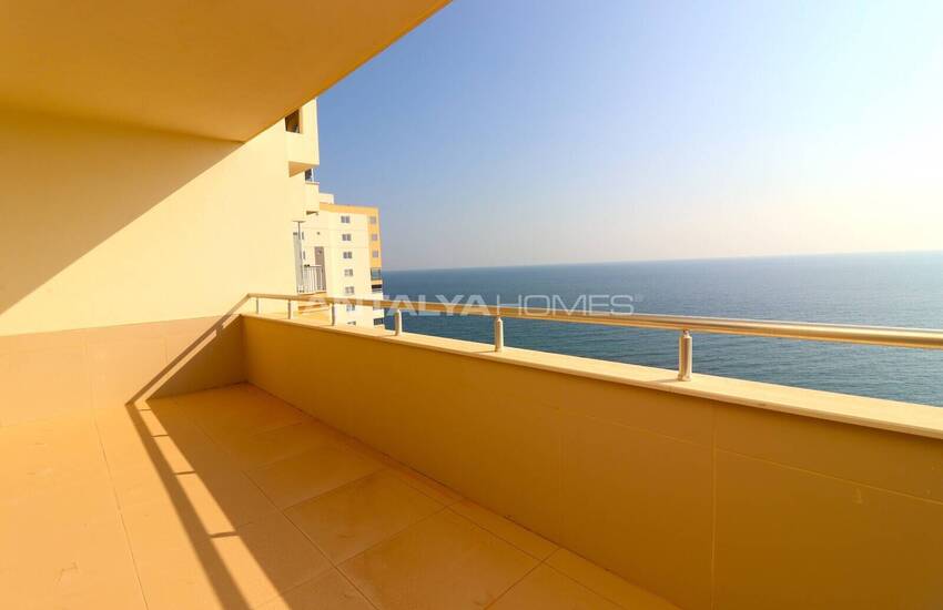 Квартиры в Комплексе с Личным Пляжем и Аквапарком в Мерсине 22