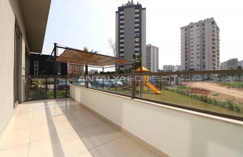 Sea and City View Apartments for Sale in Mersin Mezitli 22