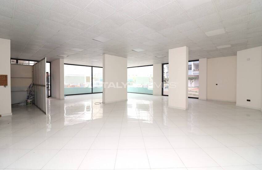 Centrally-located Shop Close to the Main Road in Mersin Erdemli 4