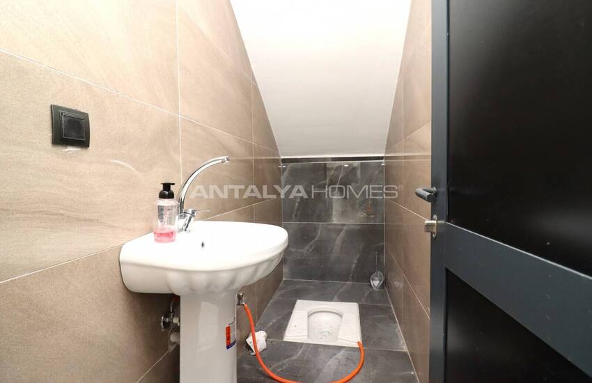 Centrally-located Shop Close to the Main Road in Mersin Erdemli 7