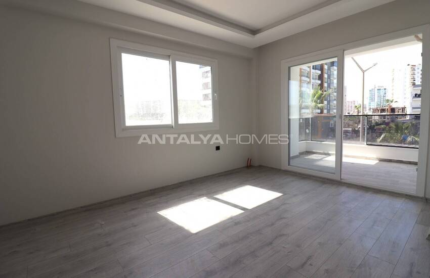 Apartments in a Complex with Extensive Features in Mersin Erdemli 12