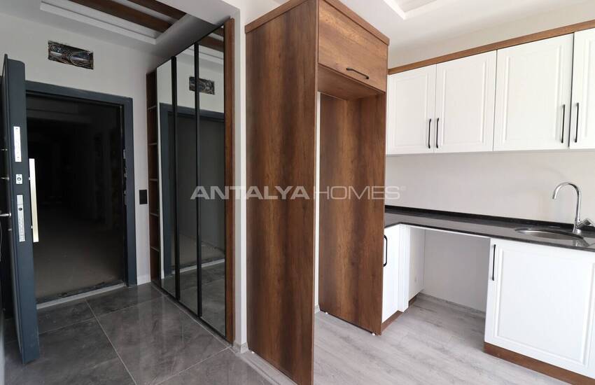 Apartments in a Complex with Extensive Features in Mersin Erdemli 17