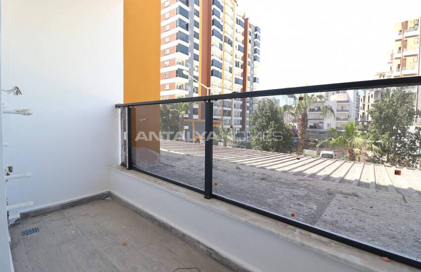 Apartments in a Complex with Extensive Features in Mersin Erdemli 28