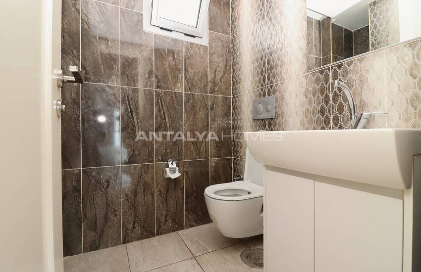 Företag Med Rymlig Användning Motsätter Sig Mersins Hamn 18