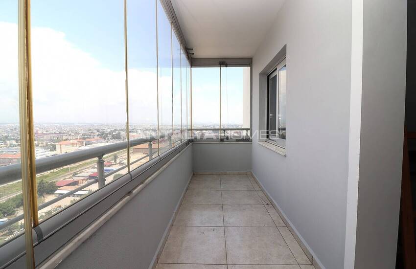 Företag Med Rymlig Användning Motsätter Sig Mersins Hamn 19