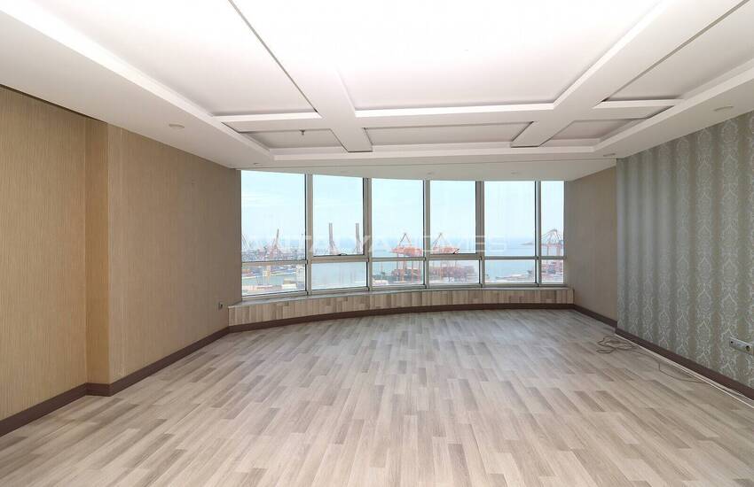 Företag Med Rymlig Användning Motsätter Sig Mersins Hamn 11