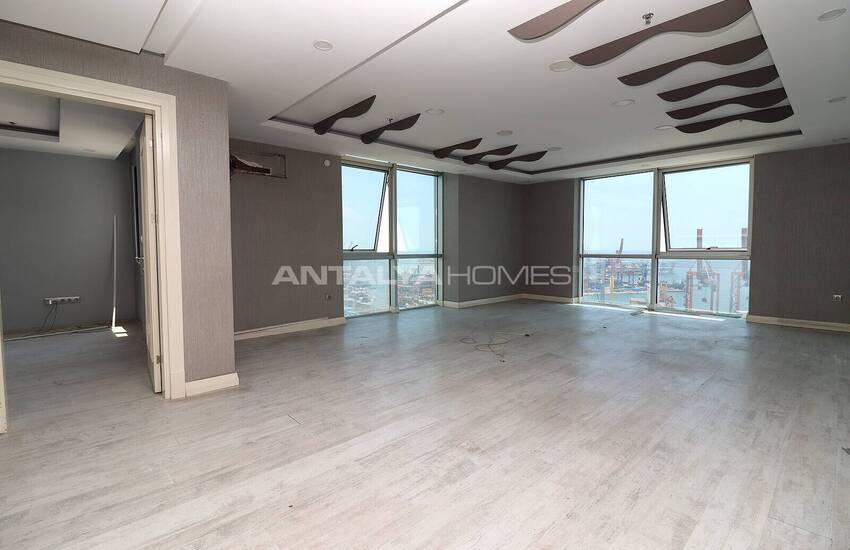 Företag Med Rymlig Användning Motsätter Sig Mersins Hamn 7