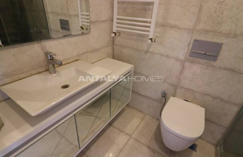 Tece'de Plaja Yürüme Mesafesinde Ebeveyn Banyolu Daireler 54