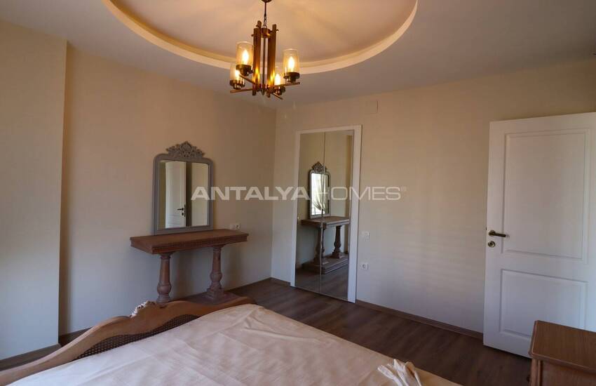 Tece'de Plaja Yürüme Mesafesinde Ebeveyn Banyolu Daireler 40