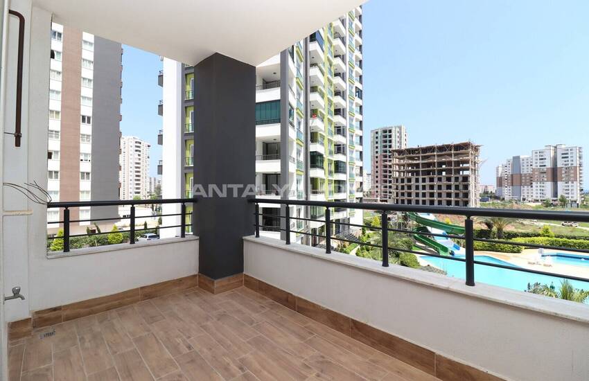 Tece'de Plaja Yürüme Mesafesinde Ebeveyn Banyolu Daireler 34