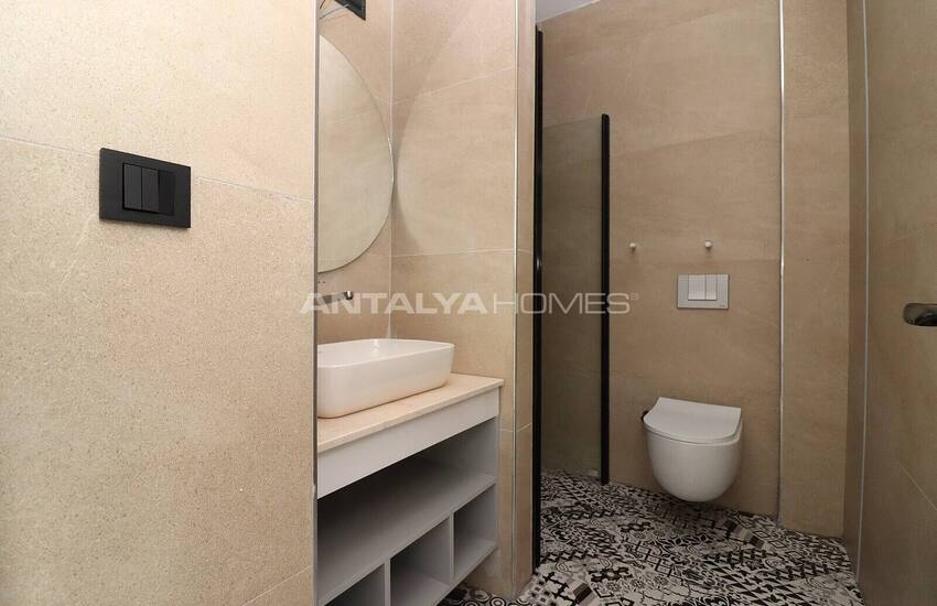 فيلا بحرفية عالية الجودة وإطلالة على المناظر الطبيعية في مرسين 15