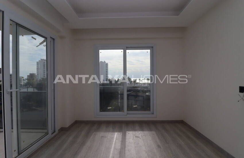 Newly-built Key-ready Flats with 1 Bedroom in Tece Mersin 11