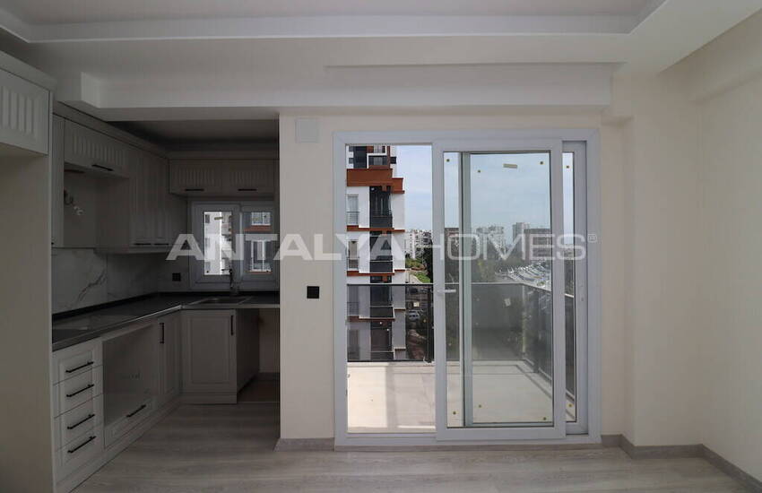 Newly-built Key-ready Flats with 1 Bedroom in Tece Mersin 14