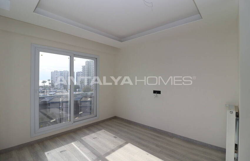 Newly-built Key-ready Flats with 1 Bedroom in Tece Mersin 15