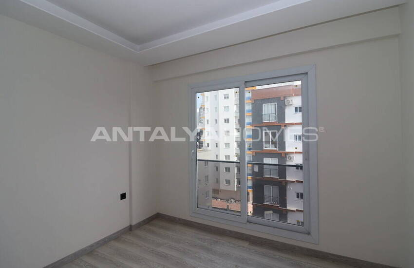 Newly-built Key-ready Flats with 1 Bedroom in Tece Mersin 16