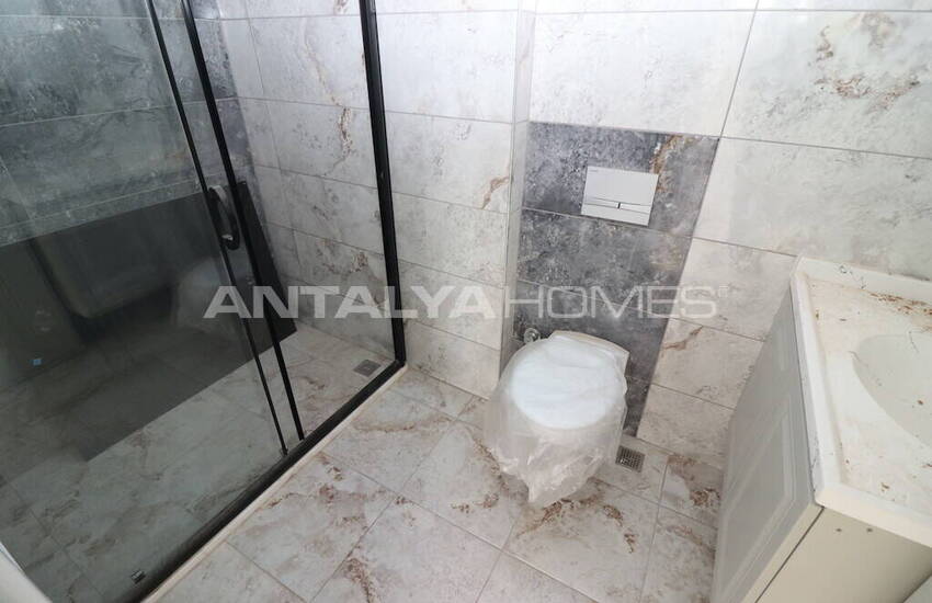 Newly-built Key-ready Flats with 1 Bedroom in Tece Mersin 20