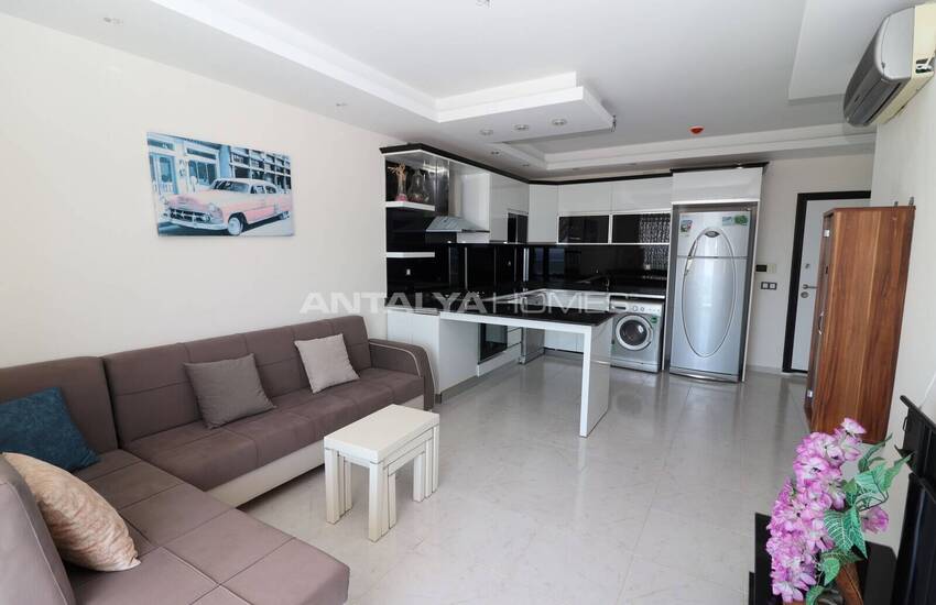 Mersin'de Havuzlu Sitede Uygun Fiyatlı Deniz Manzaralı Daire 13