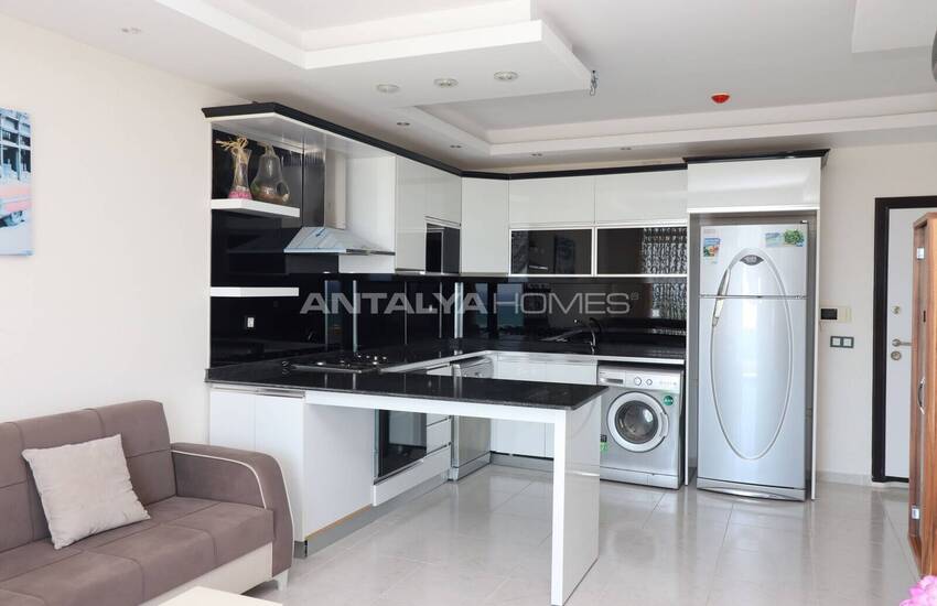 Mersin'de Havuzlu Sitede Uygun Fiyatlı Deniz Manzaralı Daire 16