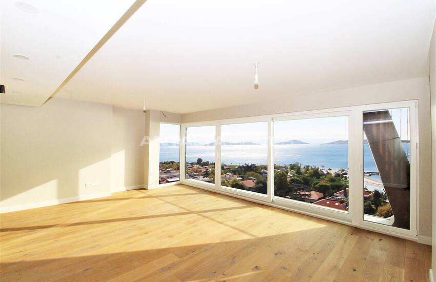 Real Estate with Magnificent Sea View in Kadikoy Istanbul