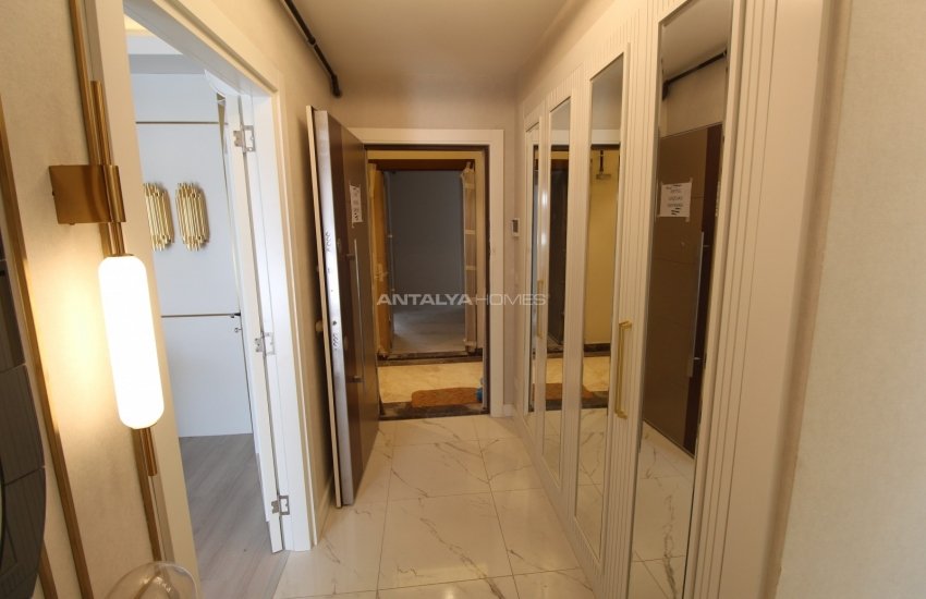 Chic Real Estate in İstanbul with an Indoor Swimming Pool