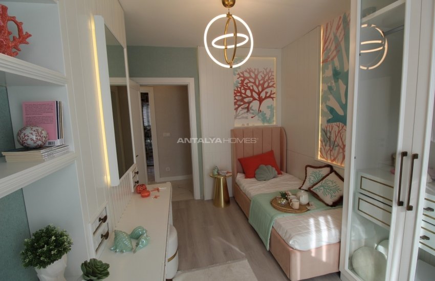 Chic Real Estate in İstanbul with an Indoor Swimming Pool