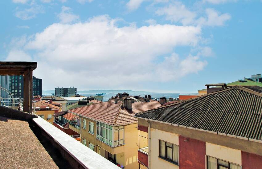 İstanbul Pendik'te Sahile Yürüme Mesafesinde Yenilenmiş Daire