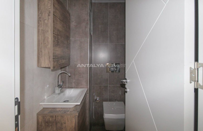 Road-front Offices with Futuristic Architecture in Kepez 5