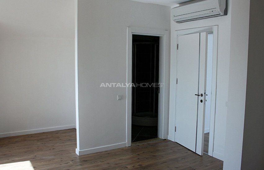 Resale Antalya Apartments in the Residential Complex 10