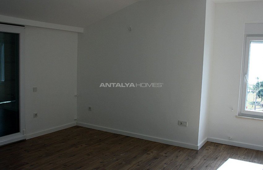 Resale Antalya Apartments in the Residential Complex 11