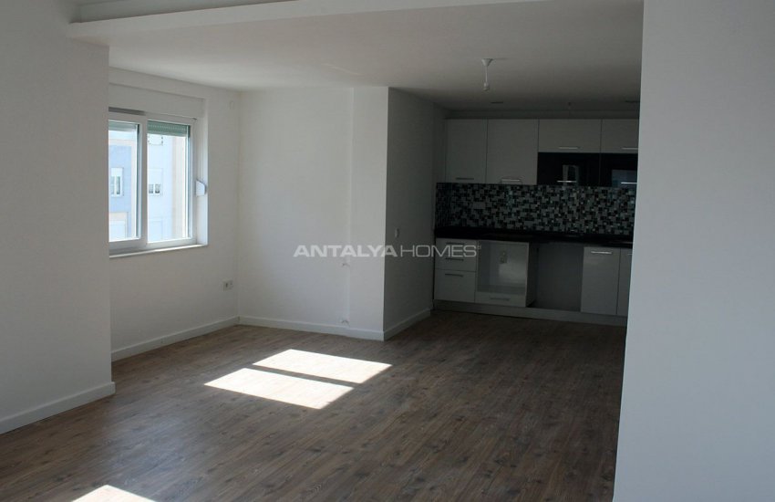 Resale Antalya Apartments in the Residential Complex 16