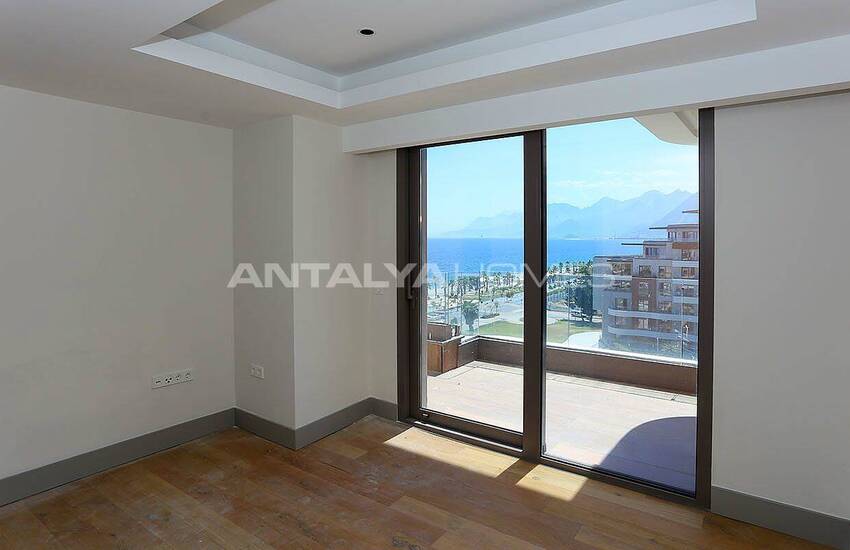 Beachfront Flats with Smart Home System in Antalya Konyaalti 32