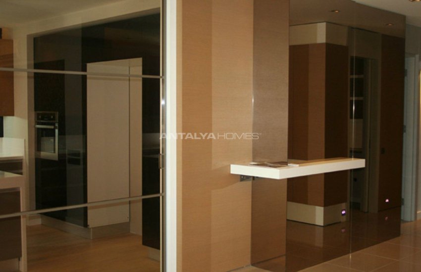 Uluç Mahallesinde Yüzme Havuzlu Site İçinde Lüks Daireler 21