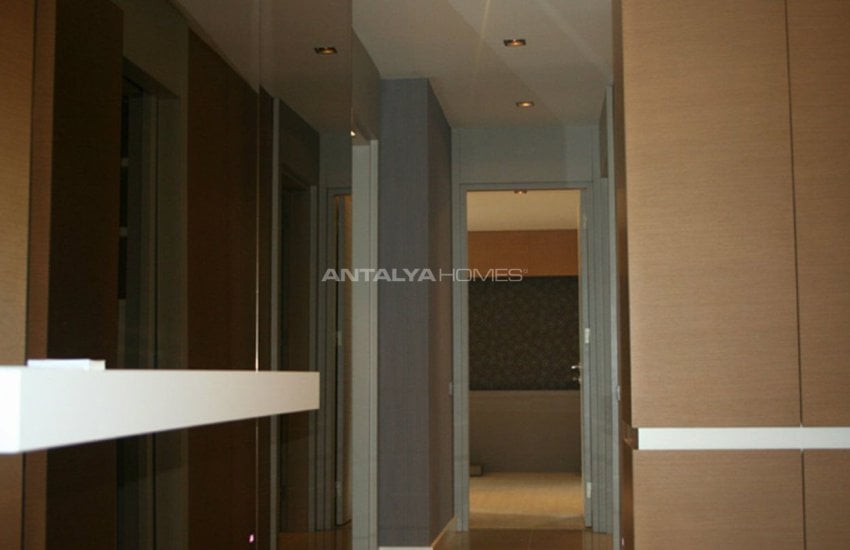 Uluç Mahallesinde Yüzme Havuzlu Site İçinde Lüks Daireler 22