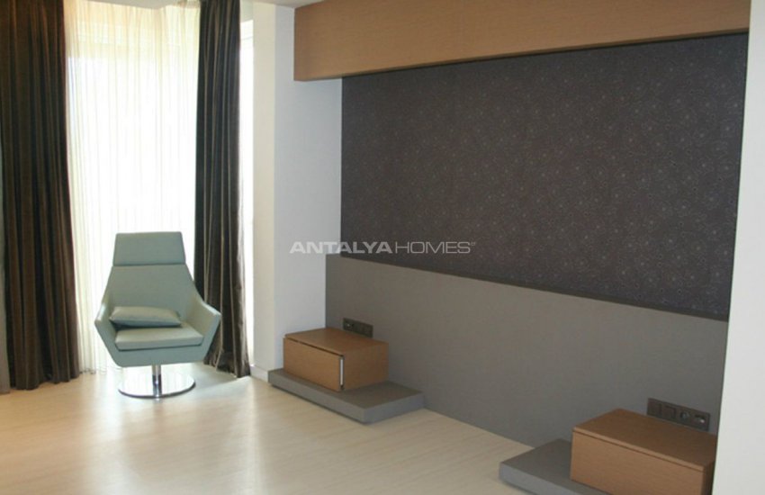 Uluç Mahallesinde Yüzme Havuzlu Site İçinde Lüks Daireler 24