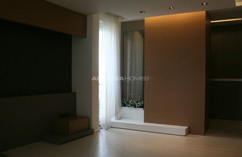 Uluç Mahallesinde Yüzme Havuzlu Site İçinde Lüks Daireler 25