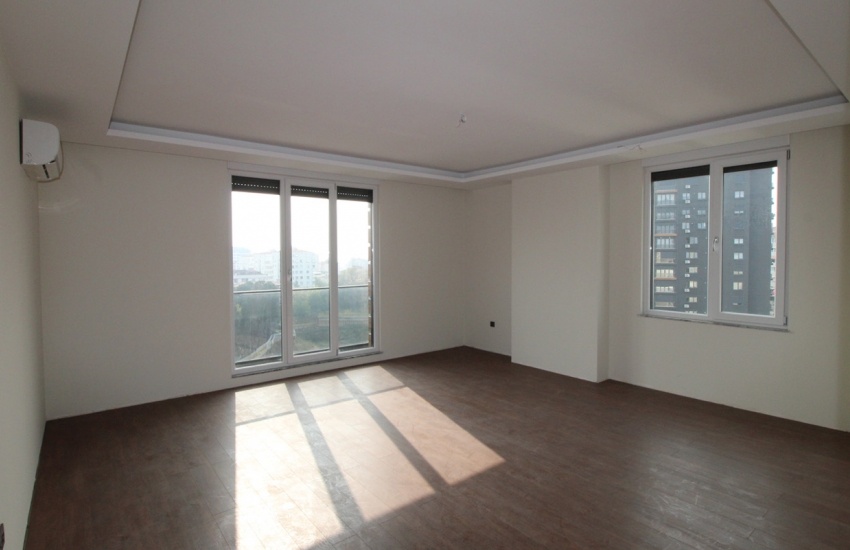 Central Maltepe Flats with Sea and City Views