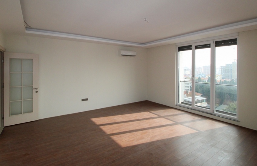 Central Maltepe Flats with Sea and City Views