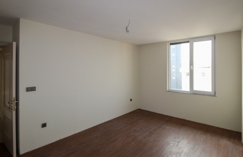 Central Maltepe Flats with Sea and City Views