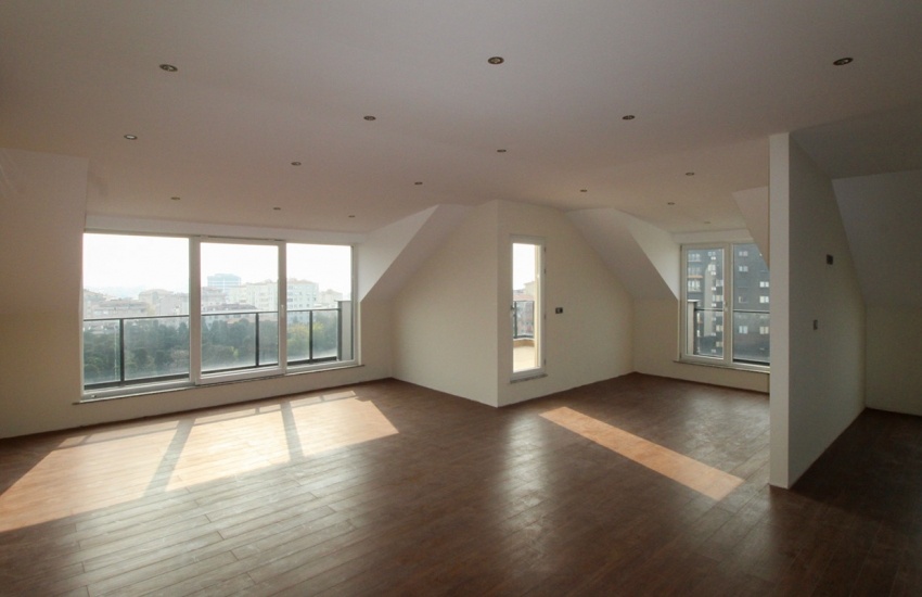 Central Maltepe Flats with Sea and City Views