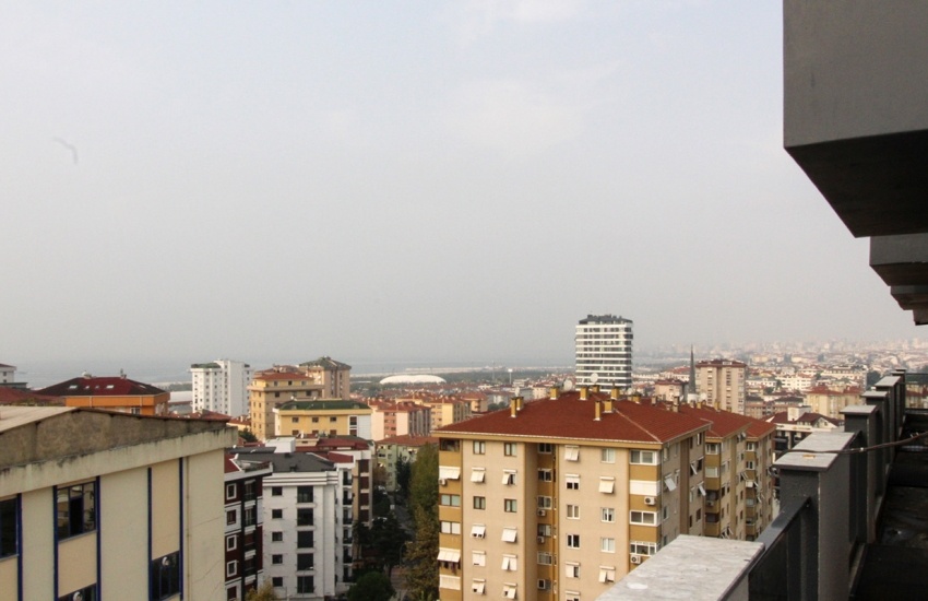 Central Maltepe Flats with Sea and City Views